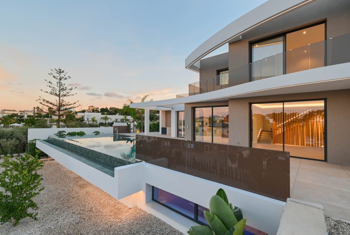 Exquisita villa de lujo en Benissa a un paso de la Playa de La Fustera
