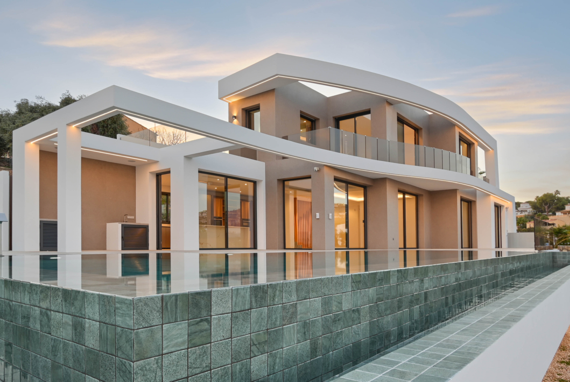 Exquisita villa de lujo en Benissa a un paso de la Playa de La Fustera