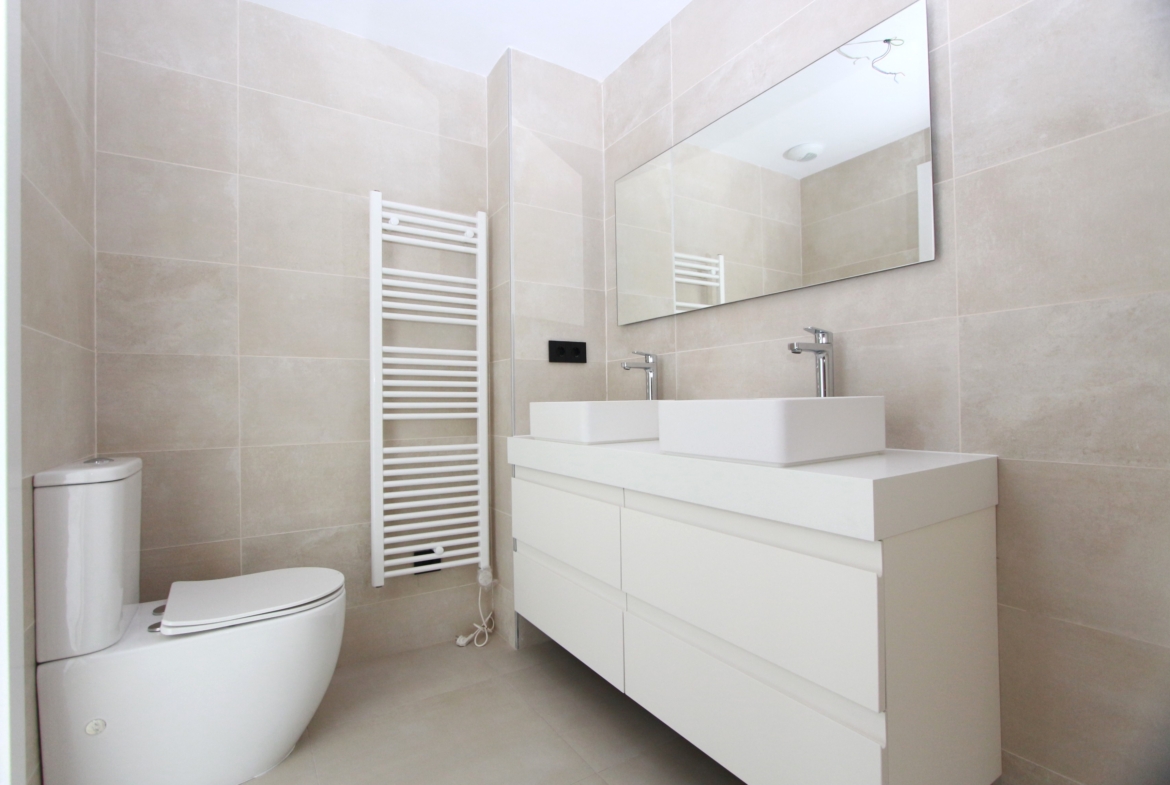 Exclusivo ático con solárium privado y vistas al mar en Calpe