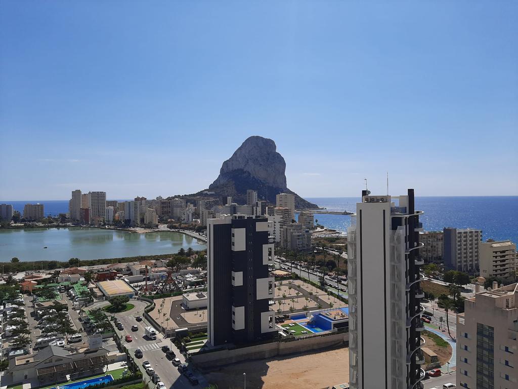 Exclusivo ático de diseño con vistas 360º sobre el Mediterráneo